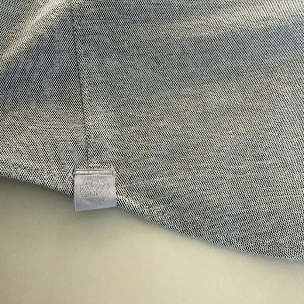 Lululemon Commission Long Sleeve Shirt M Gray Minimalist Athleisure Clean Modern